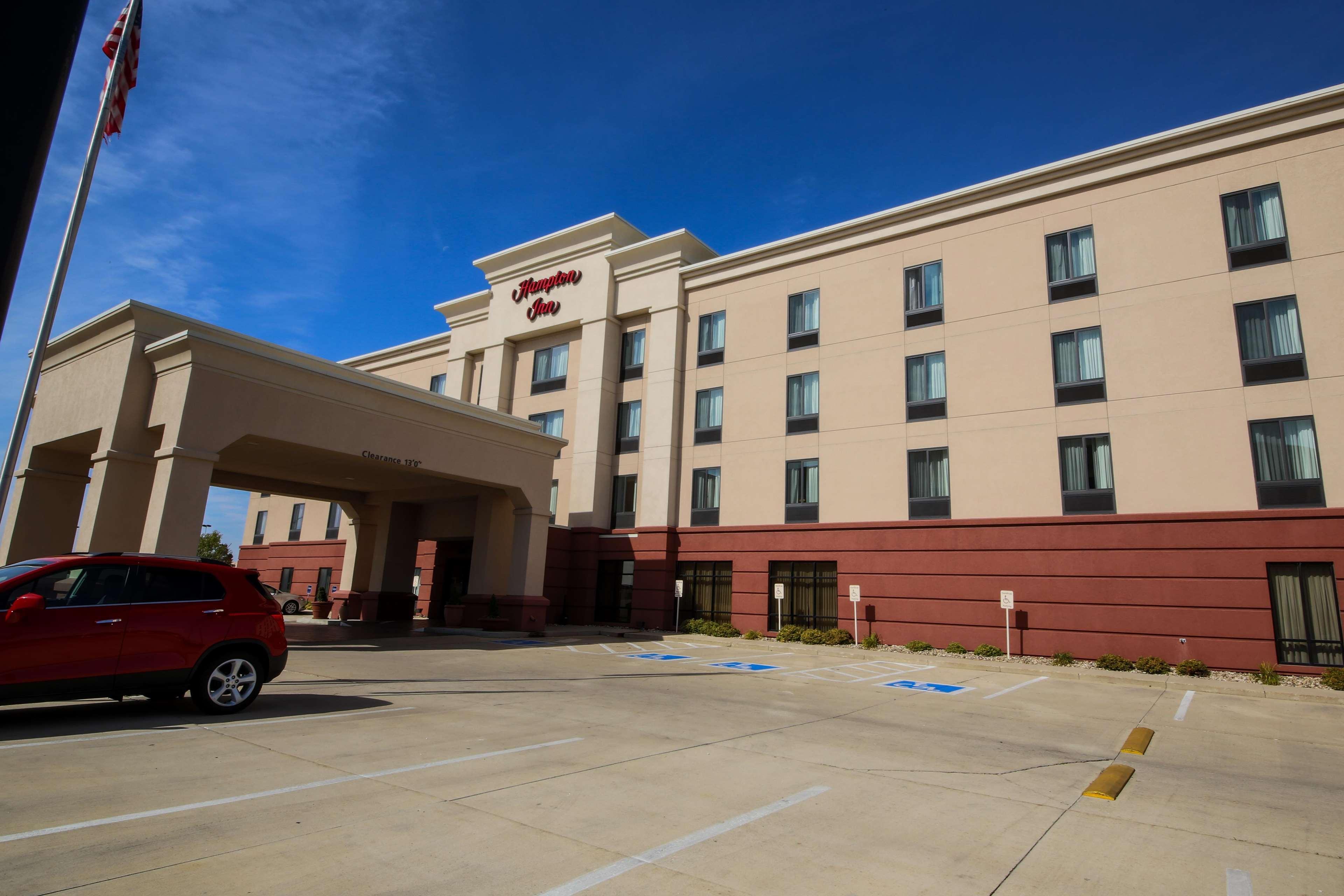 Hampton Inn Waterloo Exterior foto