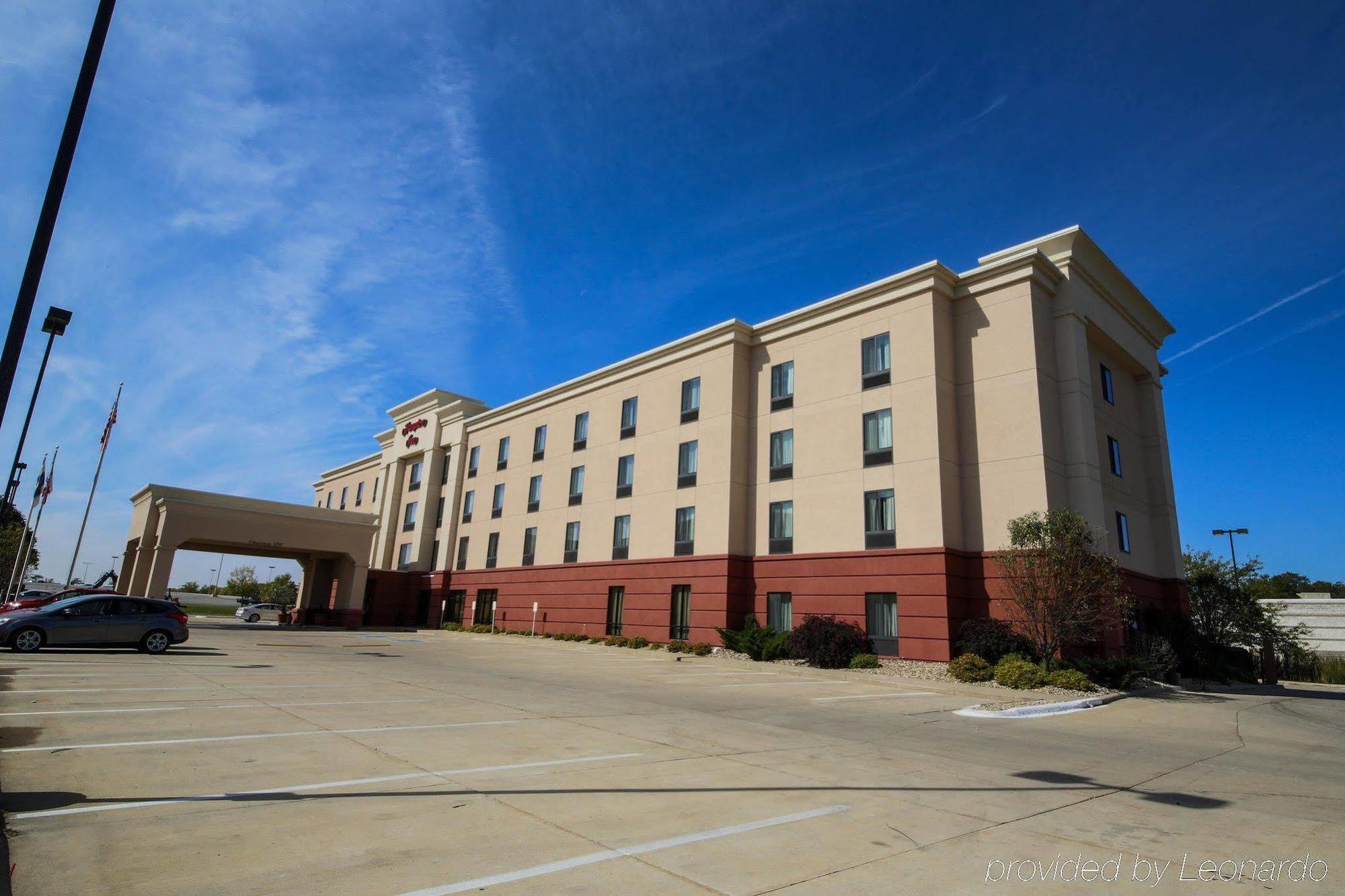 Hampton Inn Waterloo Exterior foto